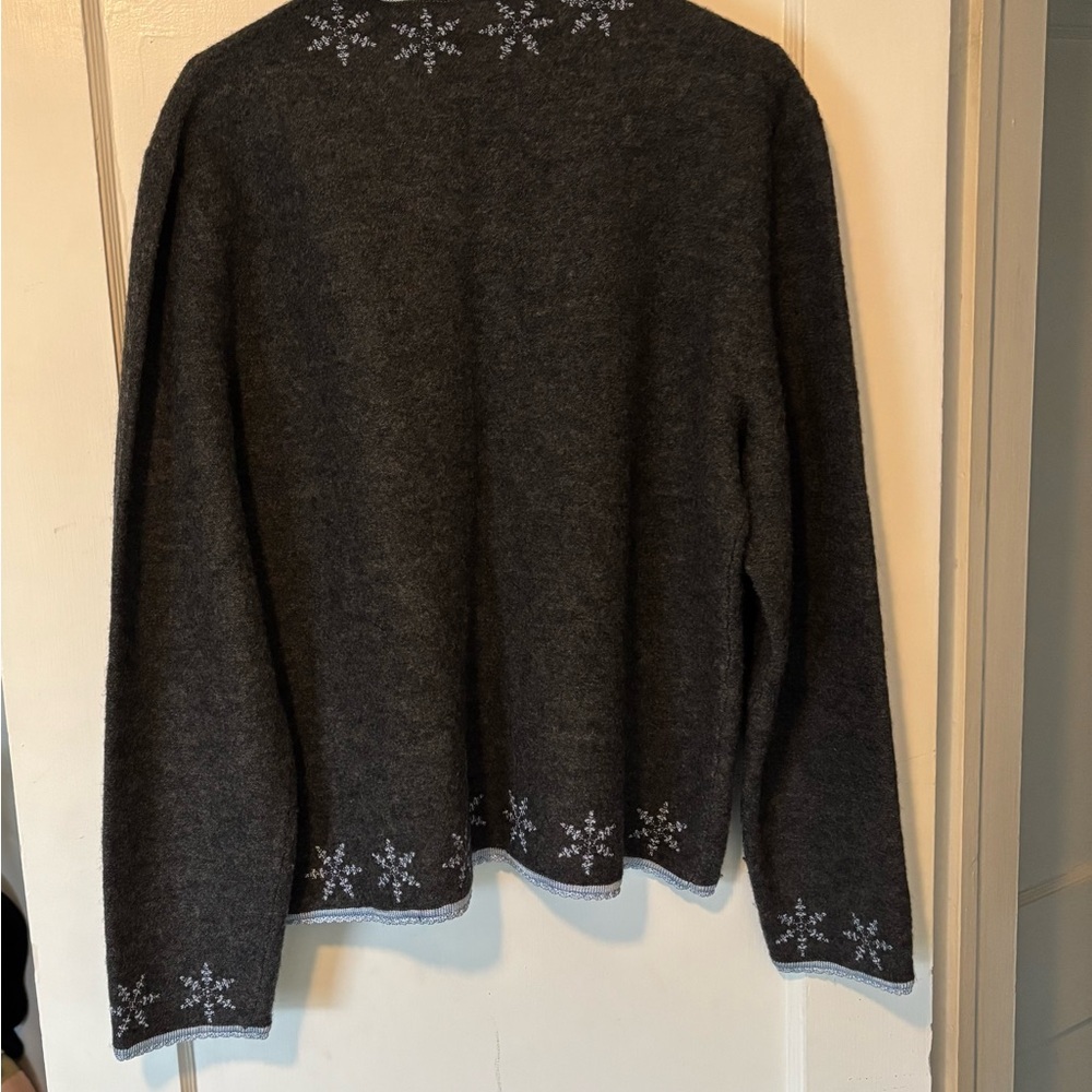 Talbots Gray Cardigan with Snowflake Pattern - Picture 4 of 5